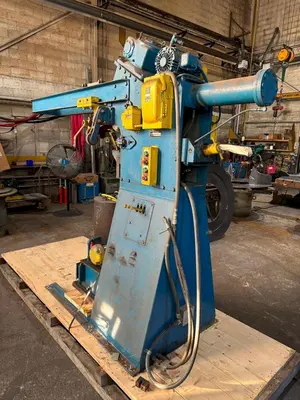 1/4" CAPACITY BLUE VALLEY MODEL #FLANGER-T-588 FLANGING MACHINE: YOBRO #24453