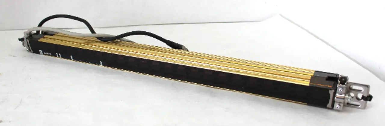 USED OMRON F3SJ-A0500P25