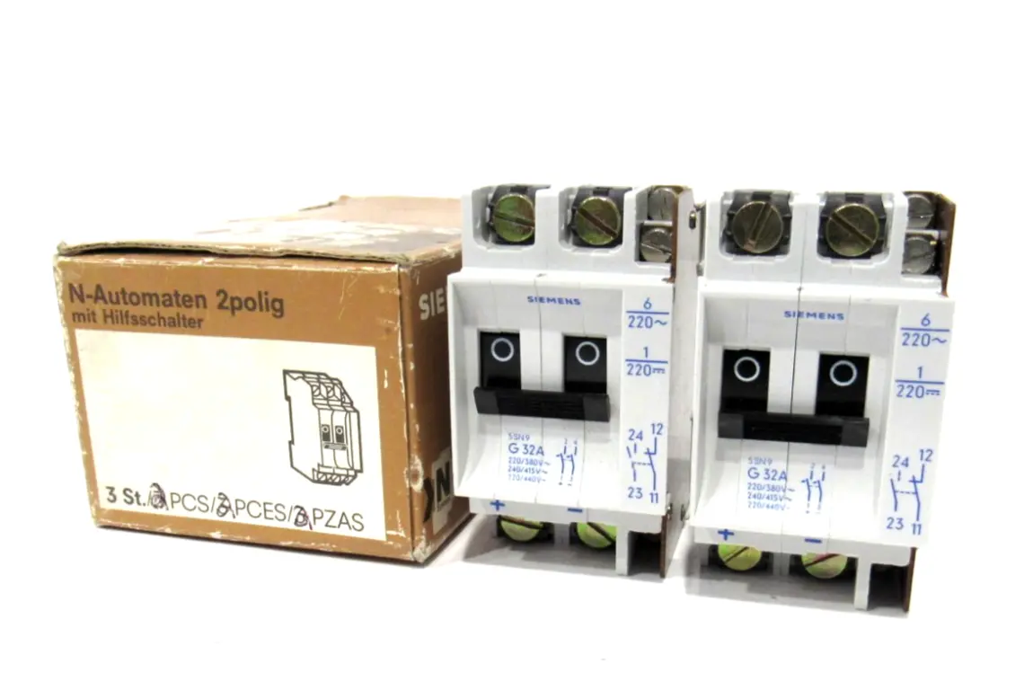 LOT OF 2 NEW SIEMENS 5SN9-G32A CIRCUIT BREAKERS 5SN9G32A