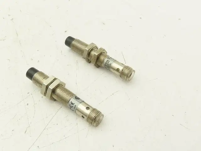 Allen Bradley 827C-D4NP12-D4 Proximity Sensor 12mm 10-30VDC  Lot of 2