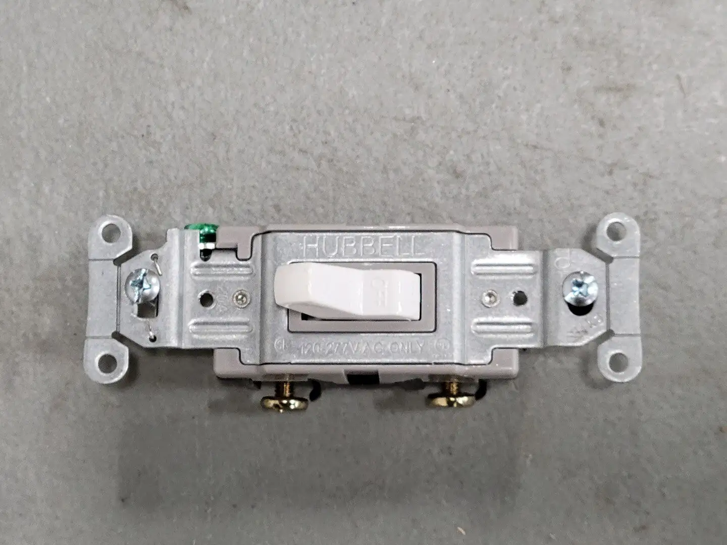 NEW HUBBELL CSB120W