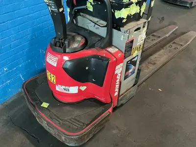 Used RAYMOND 8410 Pallet Jacks Ohio US | HGR 24 #1404877
