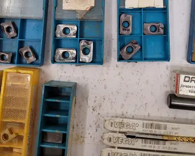 ASSORTED CARBIDE TOOLING, INSERTS, AND DRILL BITS KIT (VARIOUS MANUFACTURERS)