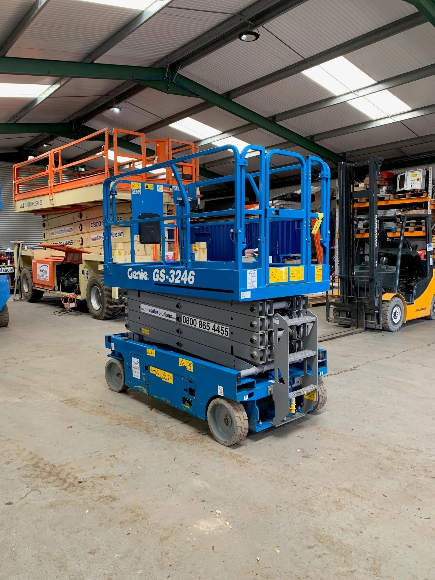 USED 2015 Genie GS3246