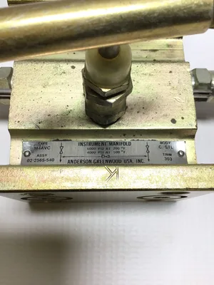 Anderson Greenwood M4AVC Instrument Manifold Valve Steel 6000 PSI
