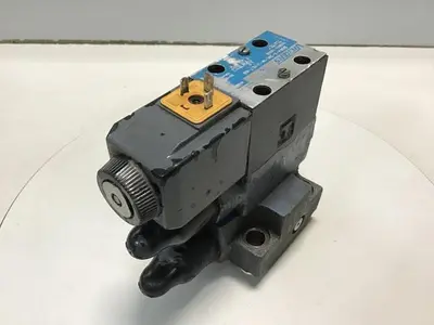 USED VICKERS DG4V-3-2AL-M-U-HL7-60
