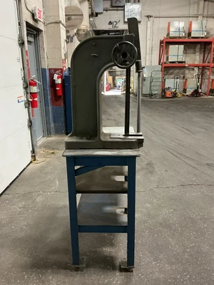 Used _UNKNOWN_ _UNKNOWN_ Arbor Presses Ohio US | Equipment Recovery Corp. #1331791