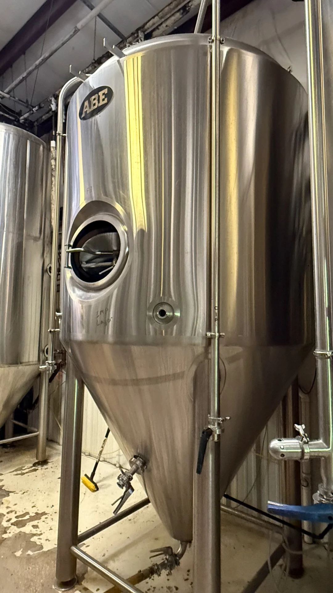 ABE 30 BBL (930 Gallon) Unitank Fermenter – Glycol Jacketed & Insulated