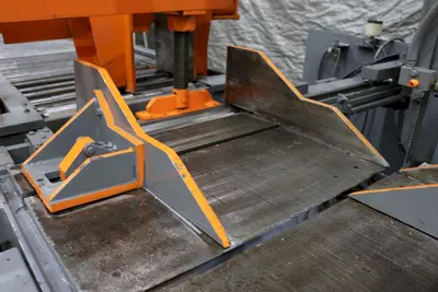 20" X 24" HEM MODEL VT130HA-60SS VERTICAL SAW
