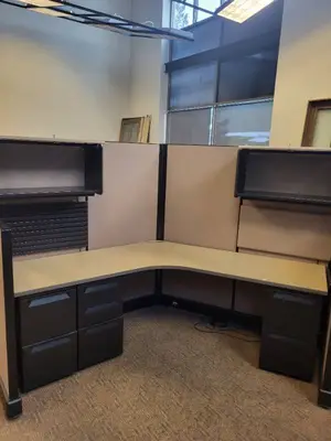 Herman Miller Three-Person Work Station Cubicle 120° with Acoustic Panels & Roll-Top Desk Wall Unit