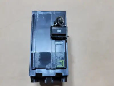 USED SQUARE D QOB230