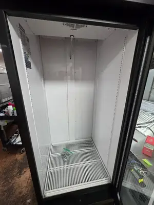 Used True Used 2019 30" True GDM-26-HC~TSL01 Reach In Refrigerated Glass Door Merchandiser Display Refrigerators Illinois US | Falcon Restaurant Supply #1375052