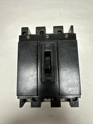 Used GE TE32070 Circuit Breakers | Surplus Asset Holdings #1188978