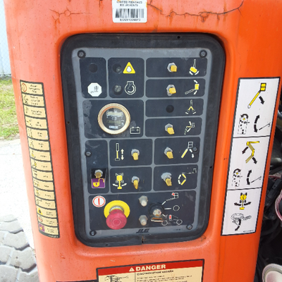 USED 2014 JLG E450AJ