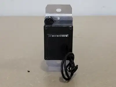 NEW LEVITON 6616-1XI
