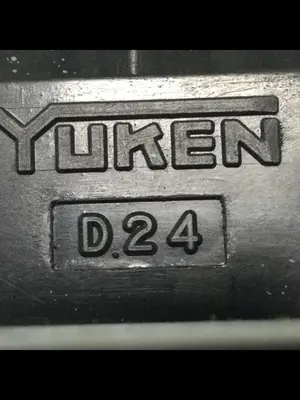 USED YUKEN DSG-01-3C4-D24-5072