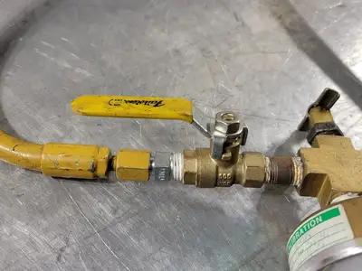 1/4" Valve w/ Gauge