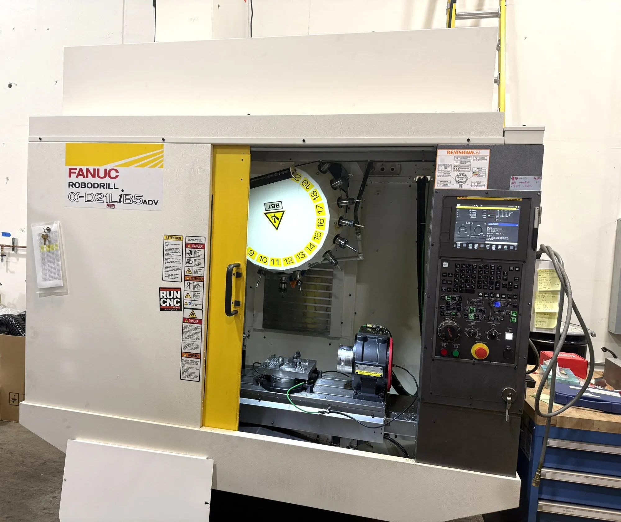 Used 2021 FANUC ROBODRILL ALPHA D21LIB5 ADV Vertical Machining Centers Illinois US | CNC EXCHANGE #1453044