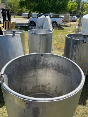 125 Gallon Stainless Steel , Open Top Tank , Dish Bottom Center Drain