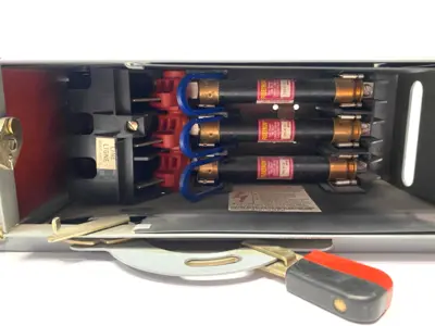 USED SQUARE D BY SCHNEIDER ELECTRIC FUSIBLE TWIN SWITCH PANELBOARD DISCONNECTOR 30A 3-POLE