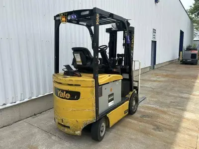 Used 2018 YALE ERC060VG 4-Wheel Sit down Electric Counterbalance Forklifts Illinois US | Somerset Equipment Sales #1542836