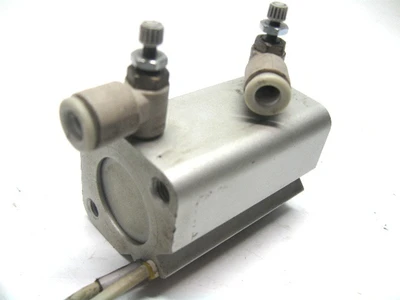 USED SMC CDQ2A25-25DZ