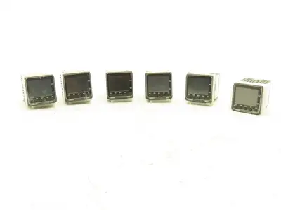 Omron E5CC-QX2ASM-800 Digital Temperature Controller 250VAC Ver 2.1 Lot of 6