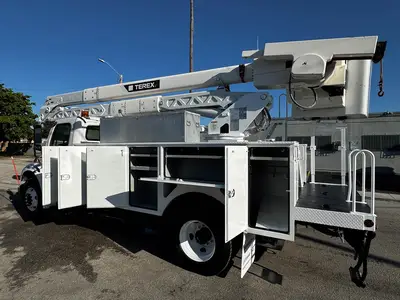 Used 2016 FREIGHTLINER M2 106 Tractors & Trailers Florida US | Truck and Van Outlet #1506256