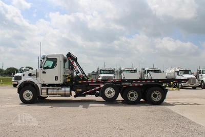 New | in-Stock 2027 WESTERN STAR 47X Hooklifts & Roll-Offs Texas US | Roll Off Truck World #1492010