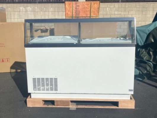 171-0345 68" Full Service Ice Cream Gelato Freezer Case