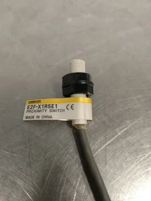 Omron E2F-X1R5E1 8mm Proximity Switch. 5E-35/2
