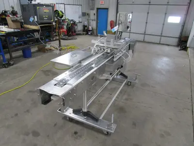 Conveyor with Wirecut