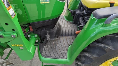 USED 2015 JOHN DEERE 3033R