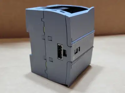 USED SIEMENS 6ES7 223-1PH32-0XB0