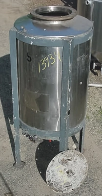 USED VERTICAL CLOSED TOP TANK CLOSED TOP TANK