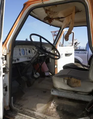 USED FORD TRUCK F617