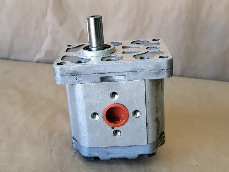 Used SAUER DANFOSS 121.19.018.00 Parts (Hydraulics and Pneumatics) British Columbia CA | Lenmark #264479