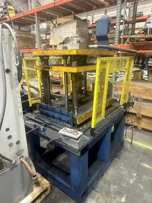 4 POST HYDRAULIC PRESS & 15 HP POWER UNIT: YOBRO #25266