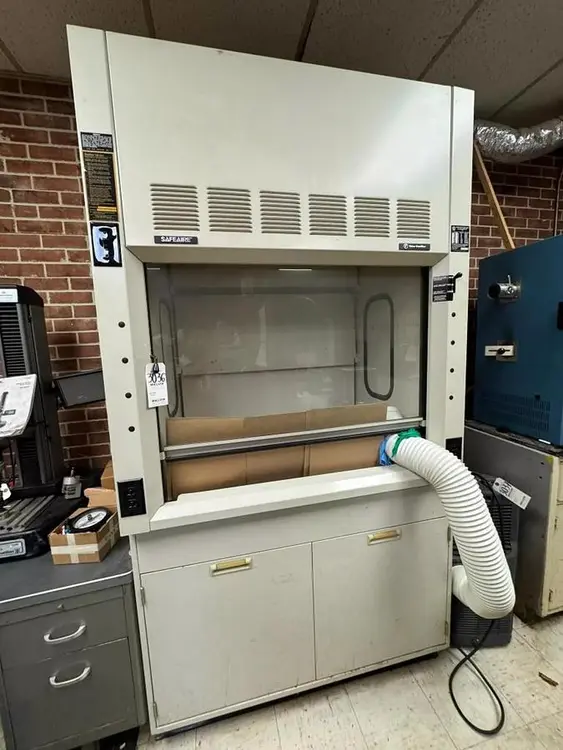 Used HAMIILTON SAFE AIRE Fume Hoods Pennsylvania US | Global Equipment International, LLC #1131281