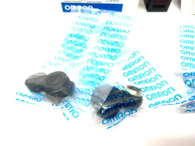 E3JM-10L-NN | Omron  Through-Beam Photoelectric Switch Sending Unit 24-240VAC - New Other
