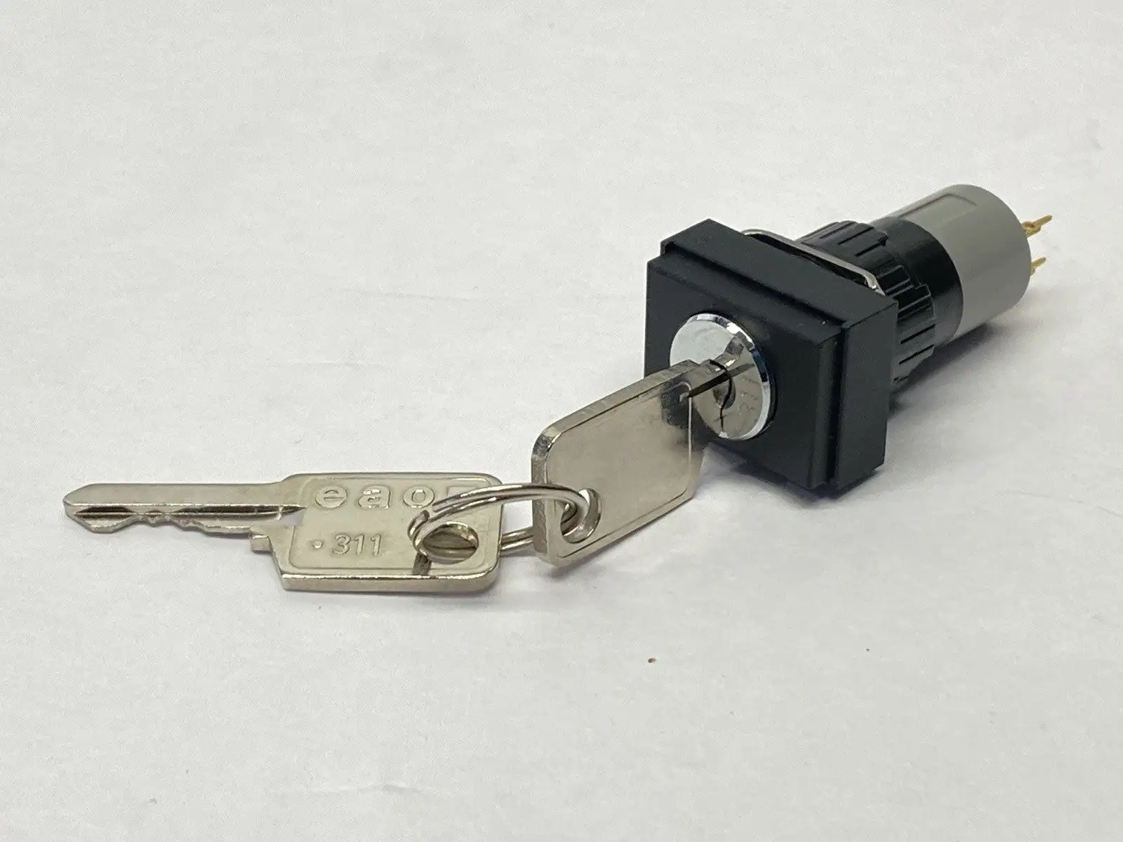 51-428.036D | Eaon  Keyed Switch Spring Return 2-Position 100mA 42V - New Other