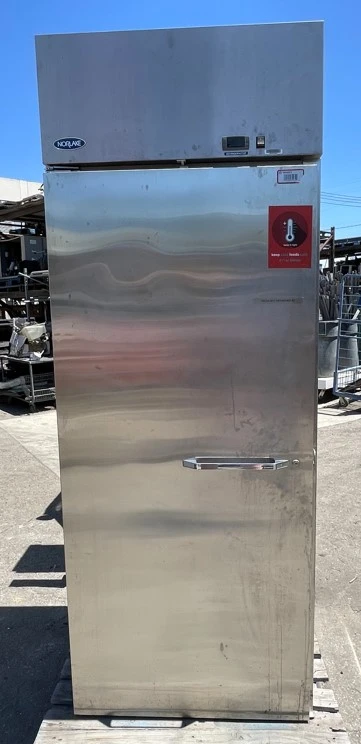 130-0175 Norlake WR331SSS/0X Self Contained Roll-In Cooler