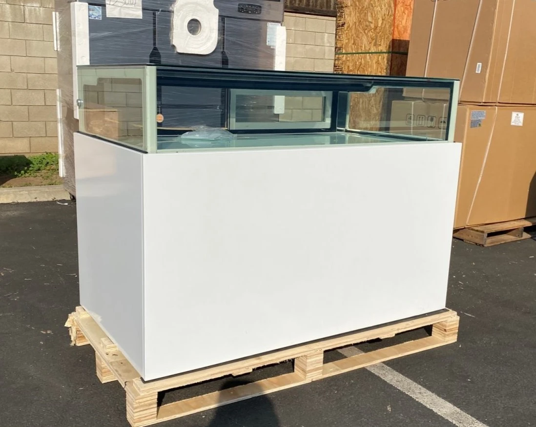 171-0263 59" Self Contained High-Top Display Case