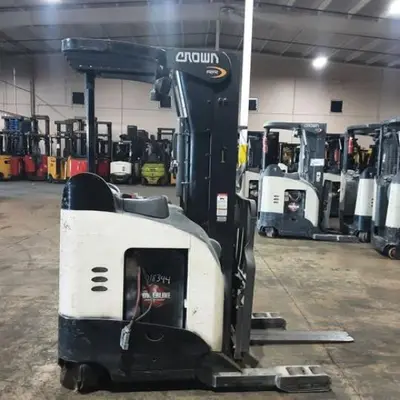 USED 2016 CROWN RR5725-45