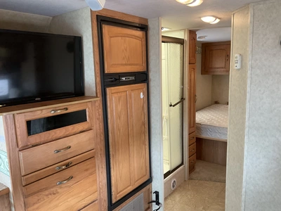 USED 2006 JAYCO GREYHAWK 31