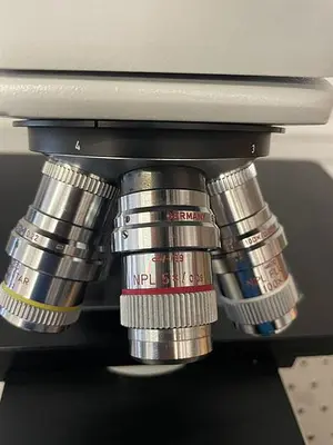 LEITZ ERGOLUX 020-448.026 MICROSCOPE (THORLABS TABLE SOLD SEPARATE)