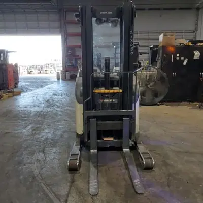 USED 2016 CROWN RR5725-45