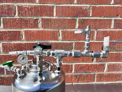 USED ALLOY PRODUCTS 12 LITER STAINLESS STEEL VESSEL 140 PSI W/ GAUGE + ACCESSORIES