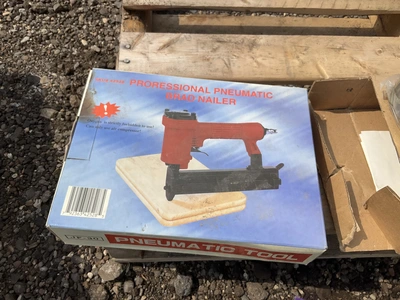 JF-30 pneumatic Brad Nailer, Central Pneumatic 3/8” - 1-1/4” air nailer and a Central Pneumatic air ...