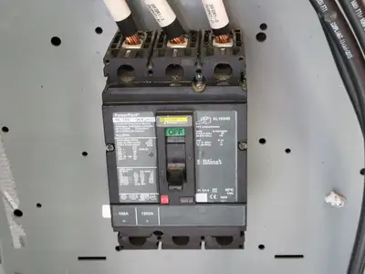 USED SQUARE D POWER-ZONE 4